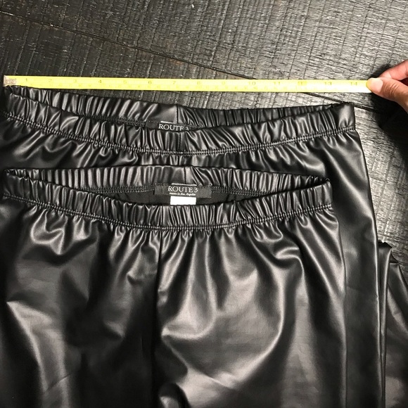 Matte Faux Leather Leggings - Picture 4 of 4